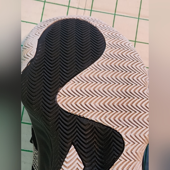 Adidas D.O.N Issue #1 Spiderman Basketball Shoes Size 5Y Black EG6566 - Picture 11 of 16